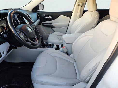 Used 2019 Jeep Cherokee Limited image 33