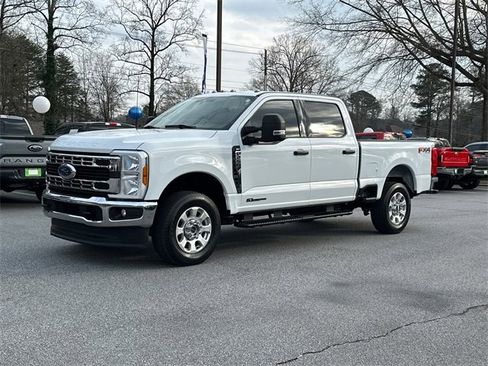 Certified 2023 Ford F250 XLT image 3