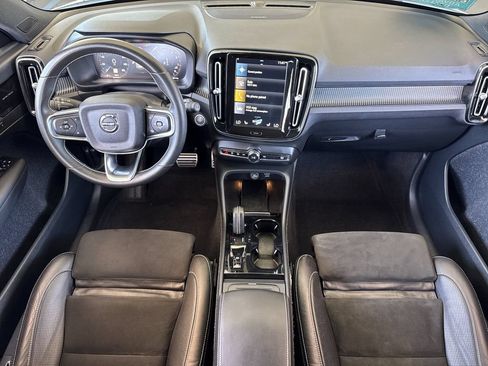 Used 2021 Volvo XC40 T5 R-Design w/ Advanced Package AWD/4WD image 12