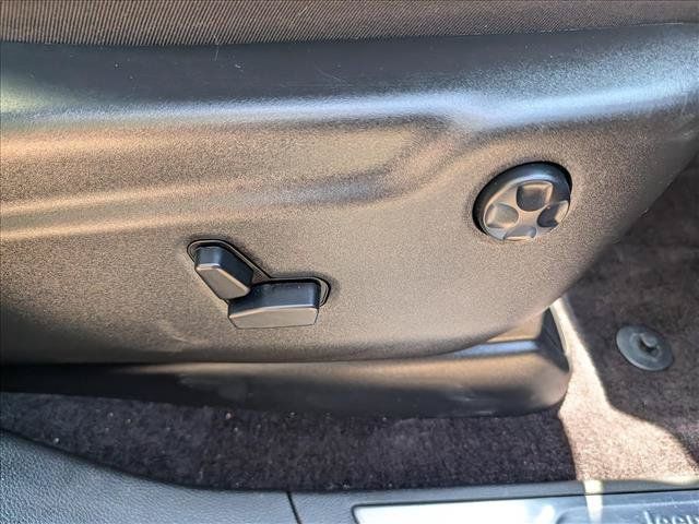 Used 2018 Jeep Grand Cherokee High Altitude AWD/4WD image 12