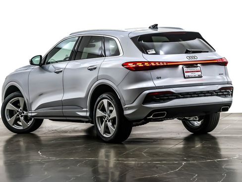 New 2025 Audi Q5 Premium Plus image 12