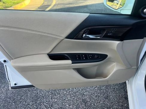 Used 2017 Honda Accord EX-L image 25