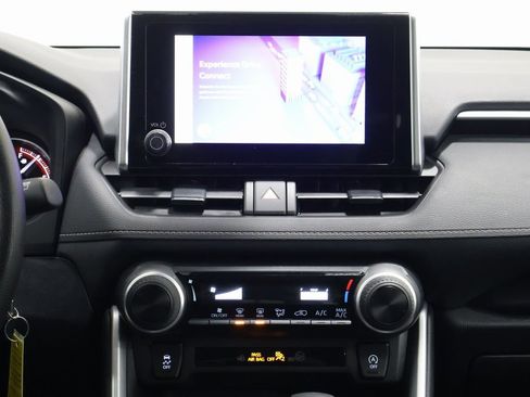 Used 2023 Toyota RAV4 LE image 19