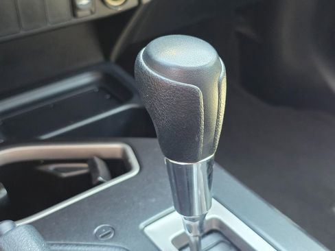 Used 2016 Toyota RAV4 XLE image 39