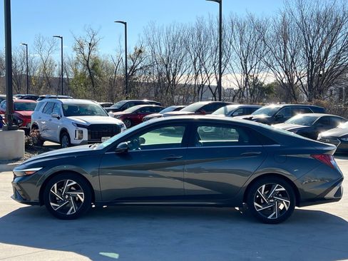 Certified 2024 Hyundai Elantra Limited image 6