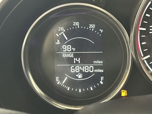 Used 2018 MAZDA MX-5 Miata Grand Touring RWD image 15