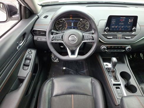 Used 2020 Nissan Altima 2.5 SR w/ Premium Package image 12