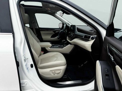 Used 2021 Toyota Highlander Platinum image 60