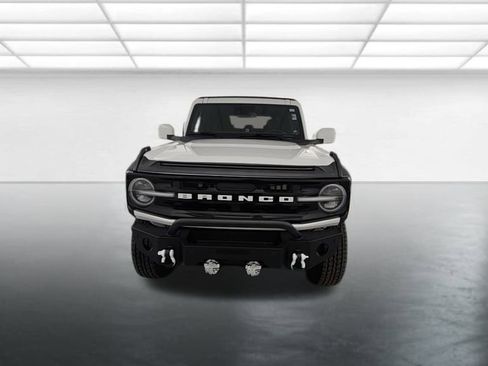 Used 2022 Ford Bronco Outer Banks image 2