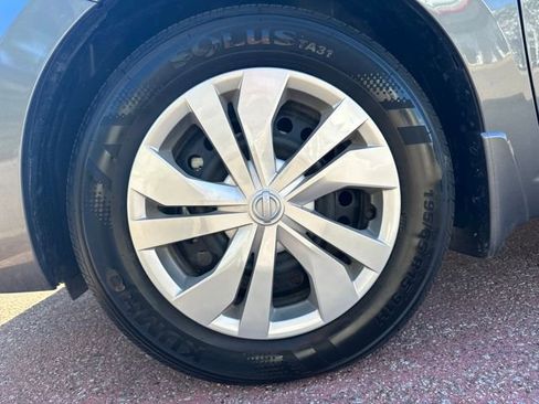 Used 2025 Nissan Versa S w/ Trunk Package image 27