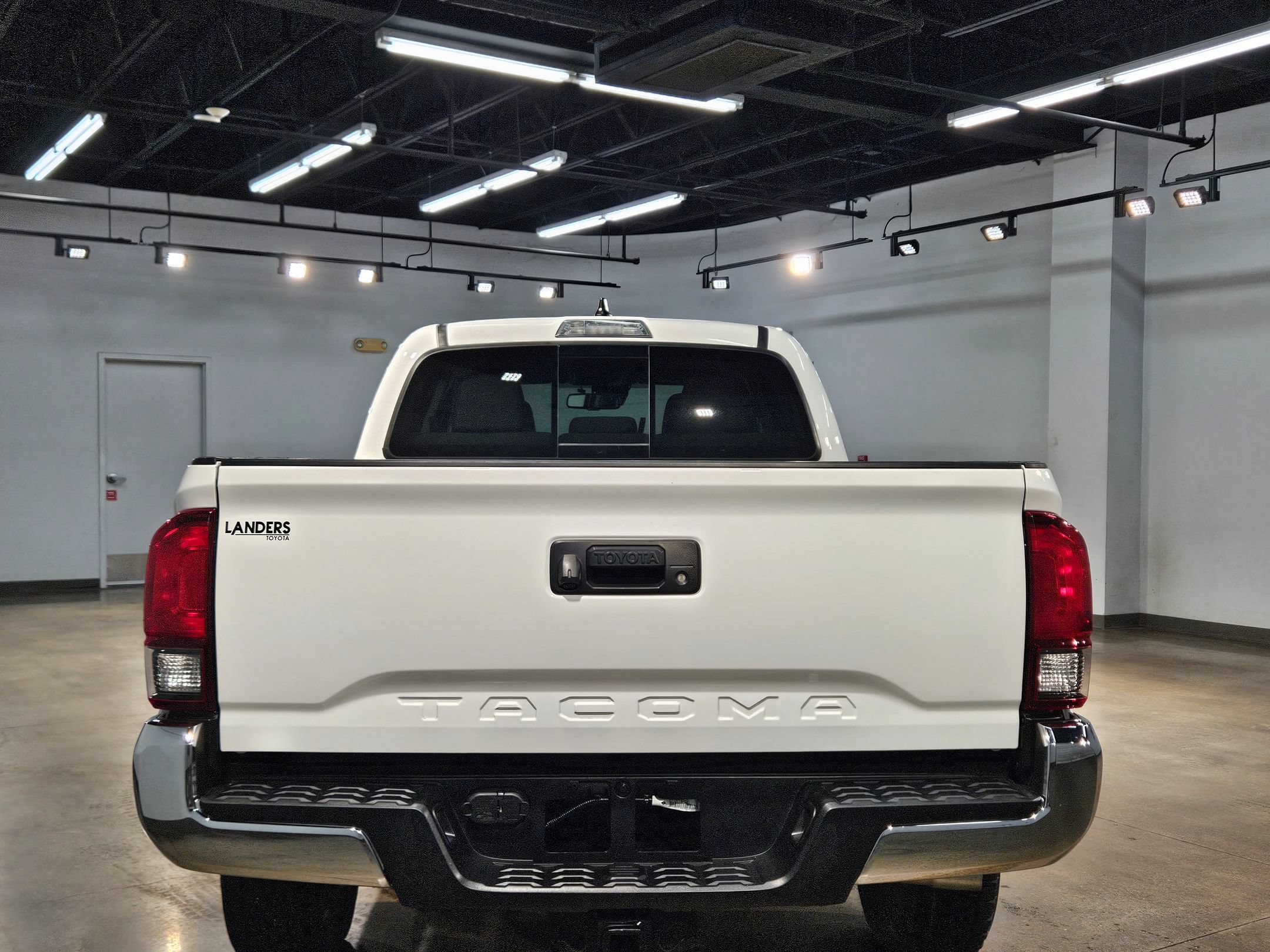 Used 2023 Toyota Tacoma SR5 RWD image 6