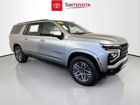 Used 2025 Chevrolet Suburban Z71 image 1