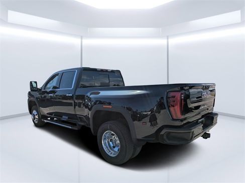 New 2026 GMC Sierra 3500 Denali w/ Denali Reserve Package image 5