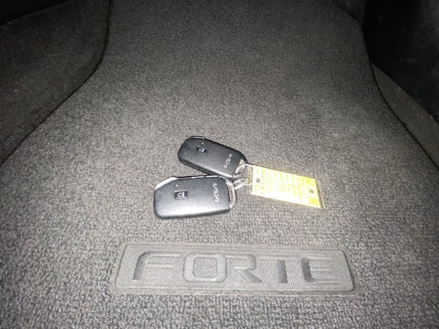 Used 2022 Kia Forte GT FWD image 29