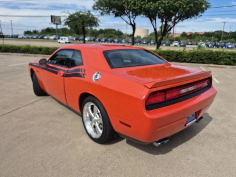 Used 2010 Dodge Challenger R/T image 9