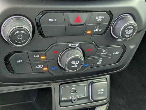 Used 2021 Jeep Renegade Sport image 14