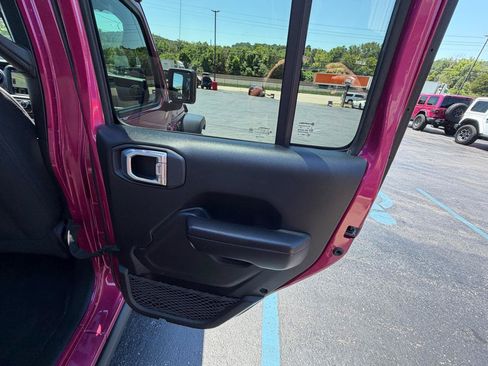 Used 2021 Jeep Wrangler Unlimited Sport AWD/4WD image 38