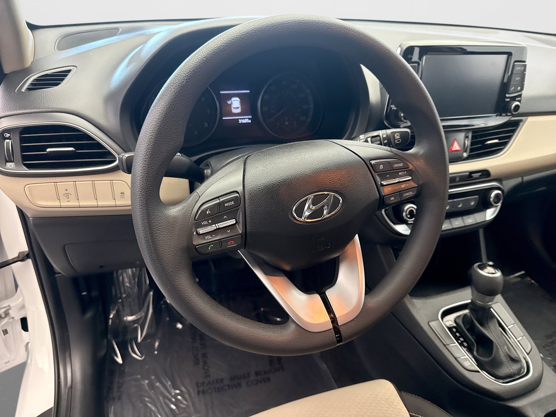 Used 2020 Hyundai Elantra GT FWD image 12