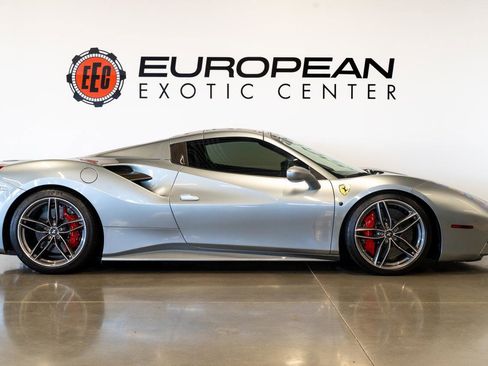 Used 2017 Ferrari 488 Spider image 13
