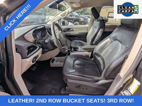 Used 2022 Chrysler Pacifica Touring-L image 9