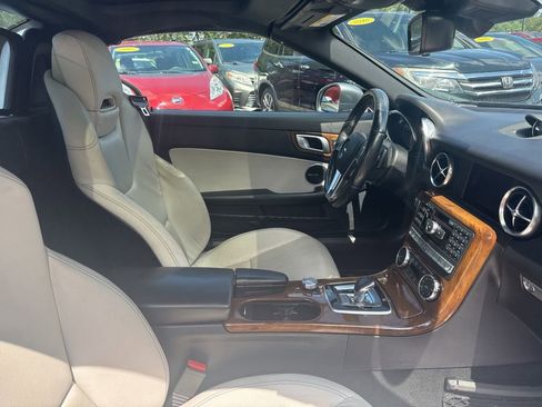 Used 2016 Mercedes-Benz SLK 300 image 42