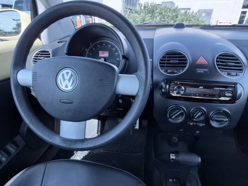 Used 2008 Volkswagen Beetle S FWD image 15