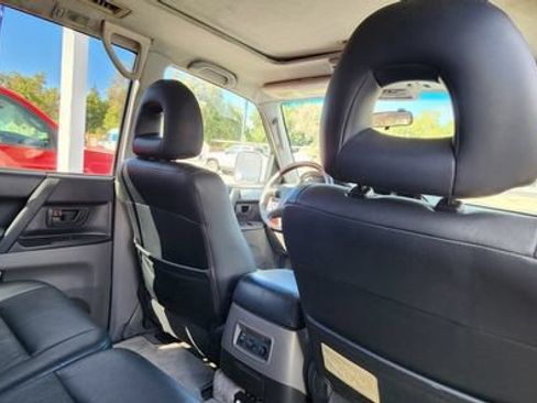 Used 2002 Mitsubishi Montero Limited AWD/4WD image 15