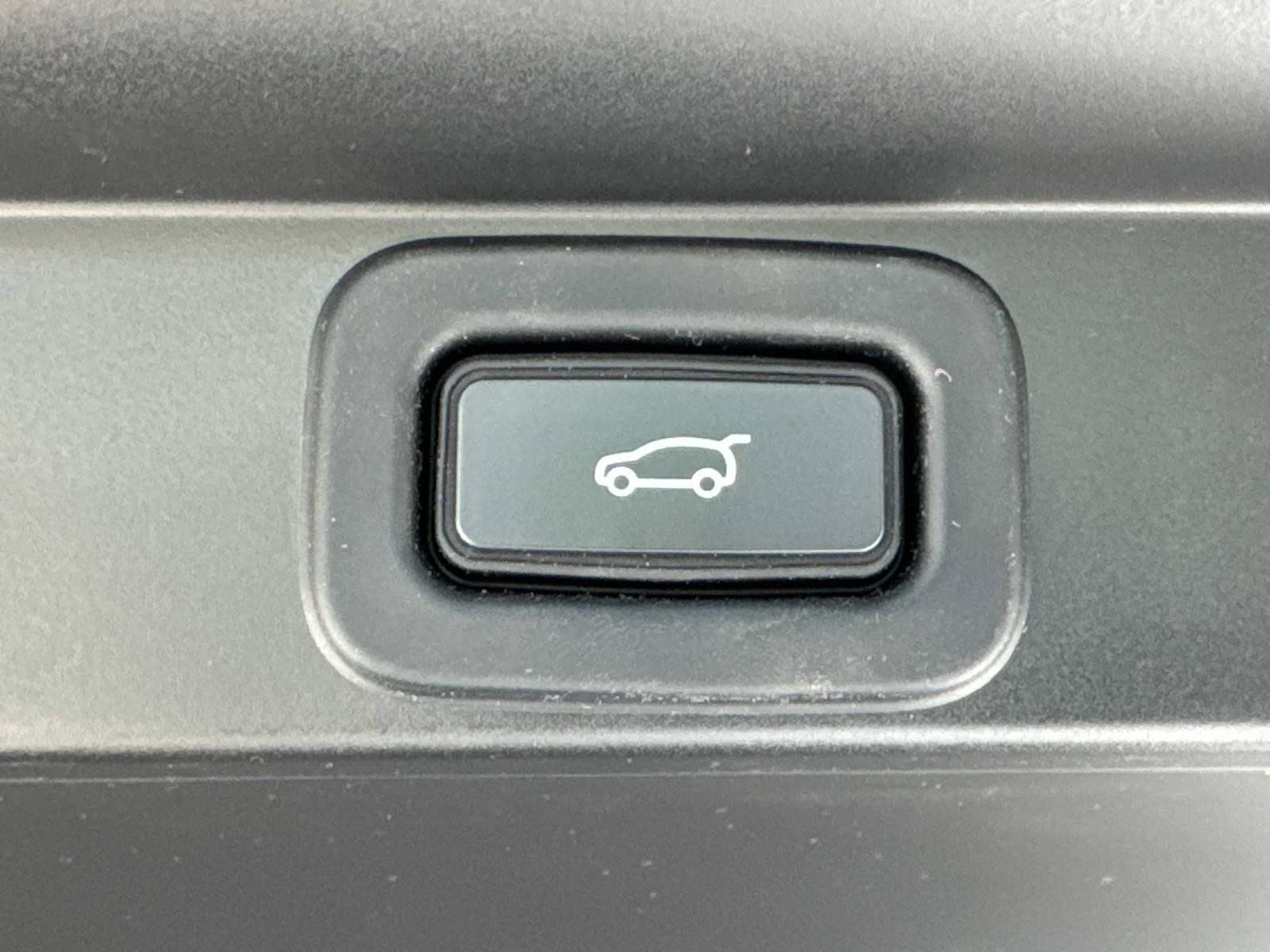 Used 2023 Land Rover Range Rover SE AWD/4WD image 12
