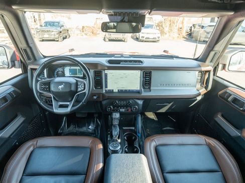 Used 2023 Ford Bronco Outer Banks image 18