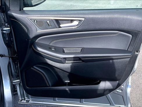 Used 2024 Ford Edge Titanium image 24