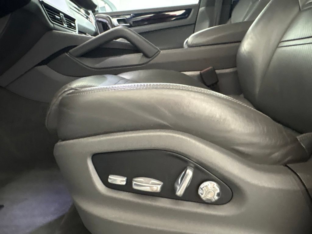 Used 2019 Porsche Cayenne AWD/4WD image 26