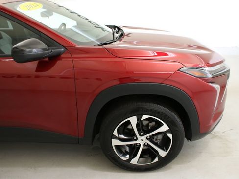 Used 2024 Chevrolet Trax RS w/ Sunroof Package FWD image 11