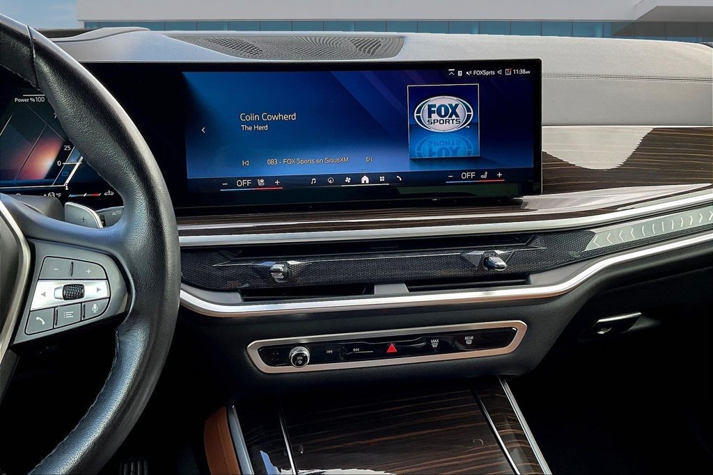 Used 2024 BMW X5 xDrive40i w/ Premium Package AWD/4WD image 9