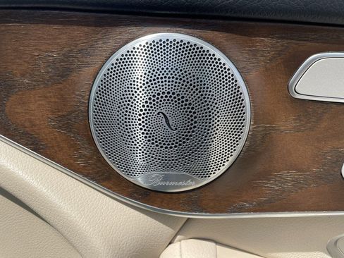 Used 2019 Mercedes-Benz GLC 350e 4MATIC w/ Premium Package image 27