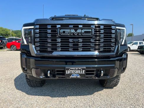 Used 2024 GMC Sierra 2500 Denali Ultimate image 3
