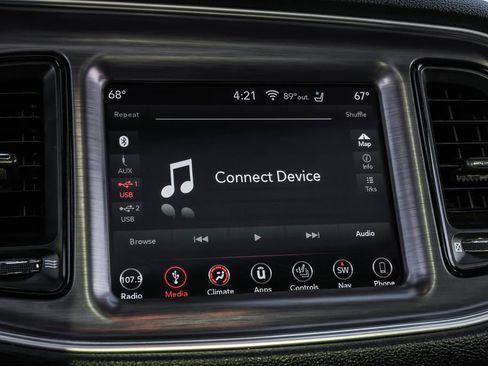 Used 2018 Dodge Challenger R/T Plus image 30