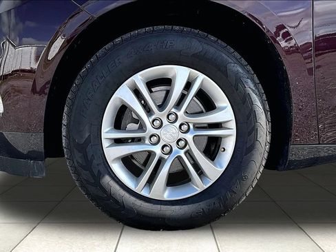 Certified 2018 Buick Enclave Essence w/ Trailering Package FWD image 9