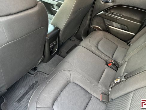 Used 2022 Chevrolet Colorado LT w/ LT Convenience Package image 14