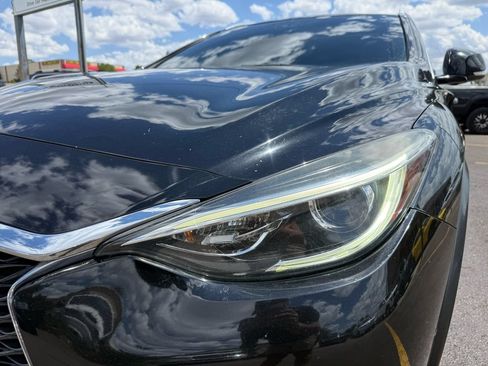 Used 2017 INFINITI QX30 Premium w/ Navigation Package AWD/4WD image 13