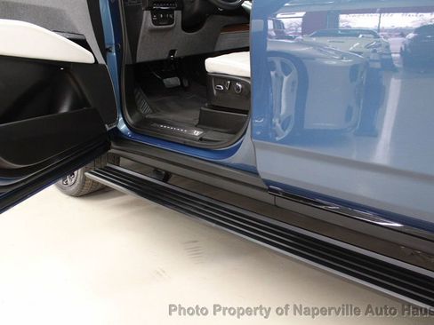 Used 2025 Cadillac Escalade ESV Sport Platinum w/ LPO, ONYX Package image 19