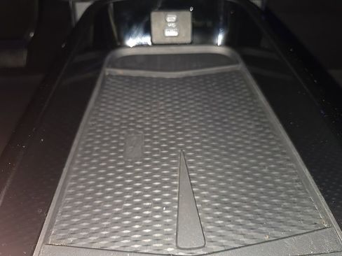 Used 2022 Ford Mustang Mach-E Premium image 25