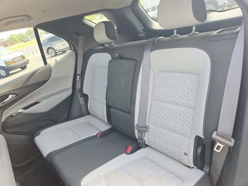 Used 2022 Chevrolet Equinox LS w/ LS Convenience Package FWD image 9