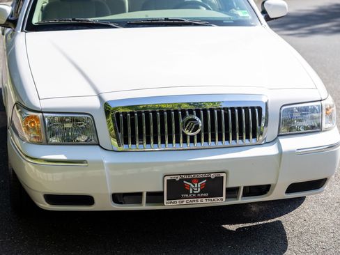 Used 2007 Mercury Grand Marquis GS RWD image 24