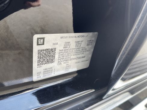 Used 2019 Chevrolet Silverado 1500 LT w/ Texas Edition image 38