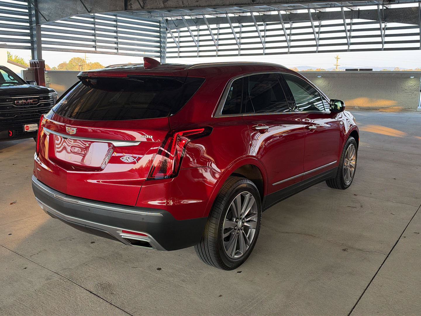 Used 2025 Cadillac XT5 Premium Luxury AWD/4WD image 5