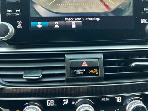 Used 2018 Honda Accord Sport image 7