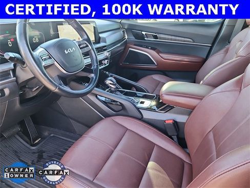 Used 2024 Kia Telluride EX w/ EX Captain's Chair Package image 12