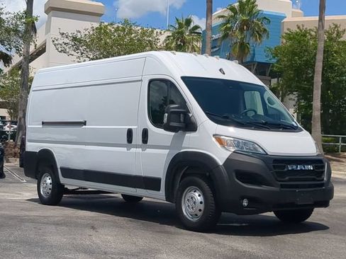 Used 2025 RAM ProMaster 2500 w/ Convenience Group FWD image 2