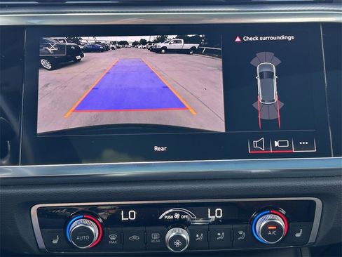 Used 2024 Audi Q3 2.0T Premium image 30