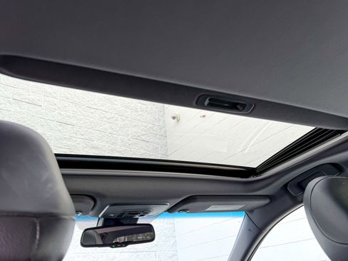 Used 2019 Toyota Avalon XLE image 30